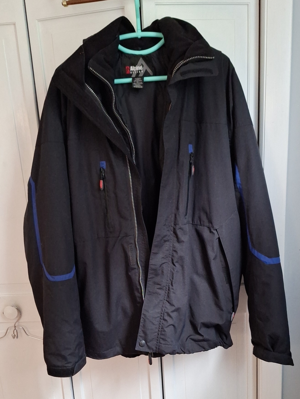 Alpine Men's Black Jacket with Blue Trim - Ski & Snowboard